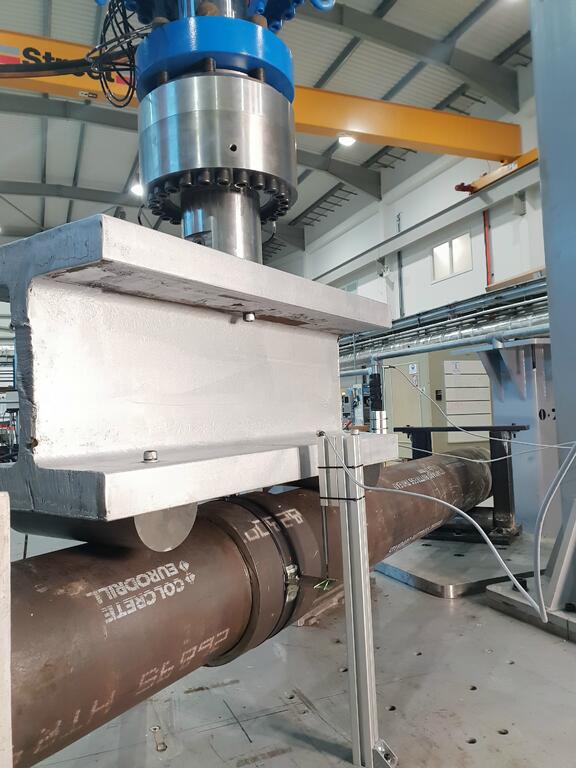 The custom rig designed and built by the ASTC which was used to carry out four-point bending strength tests on the piles.