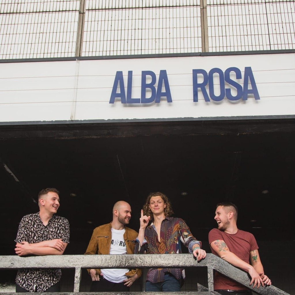 Oliver and his band Alba Rosa.