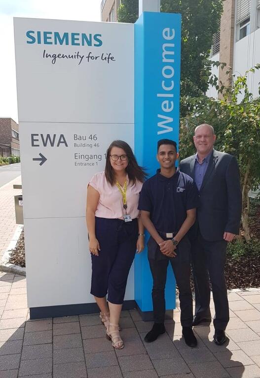 Sian Court, Managing Director of Siemens Congleton Junior Factory, Shivan Morkar, AMRC Training Centre Apprentice of the Year and Alan Norbury, Siemens Digital Industries Chief Technologist.