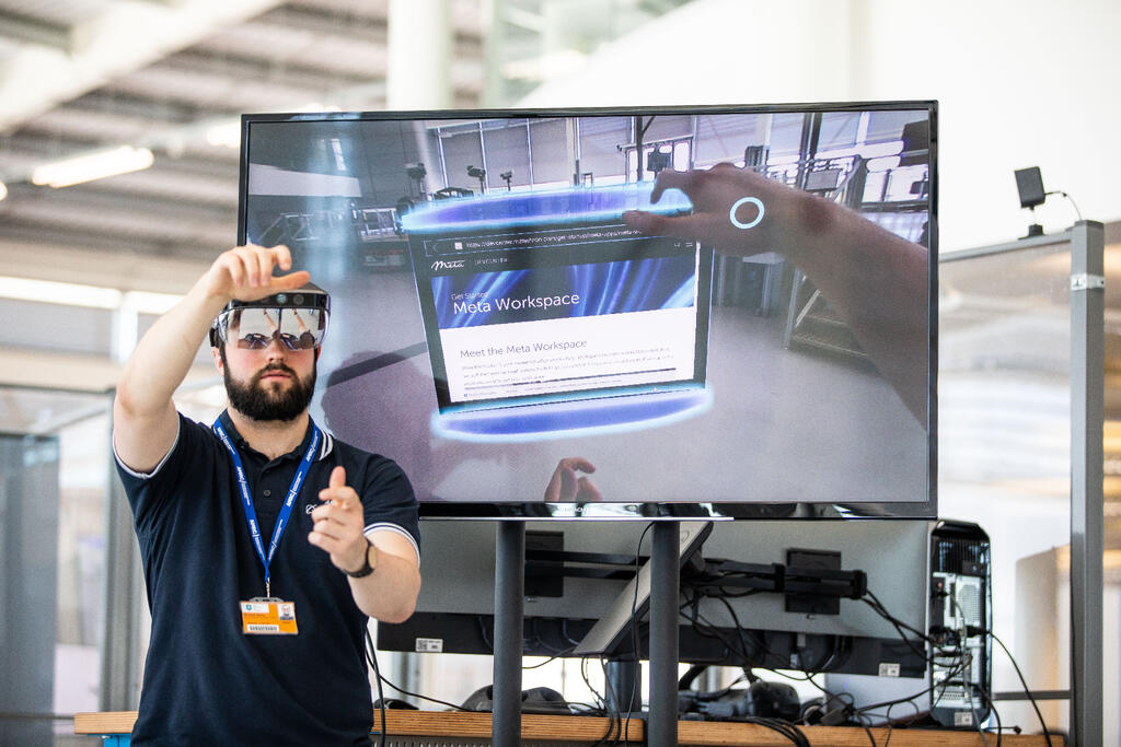 Digital Software Engineer Jake Senior demonstrates some of the technology available to SMEs in the Sheffield City Region.