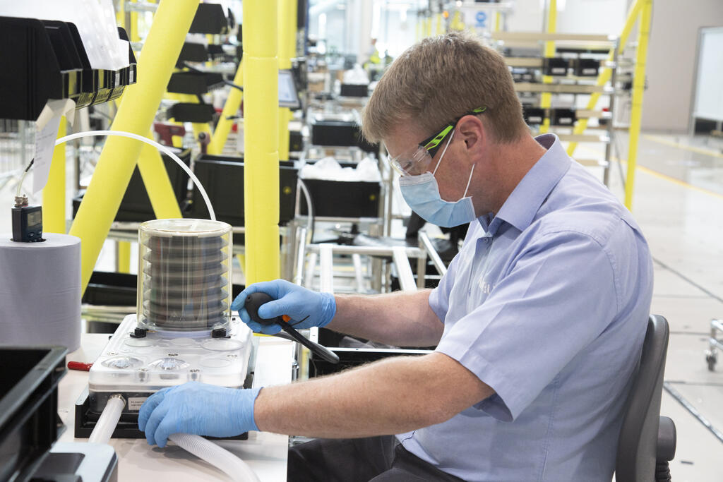 352 shop floor staff are helping to assemble ventilator components.