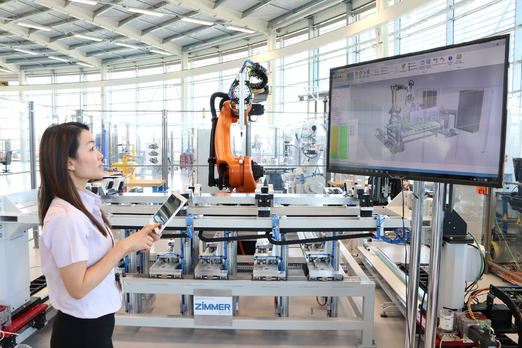 AMRC’s Ruby Hughes creating a digital twin in the state-of-the-art Factory 2050.